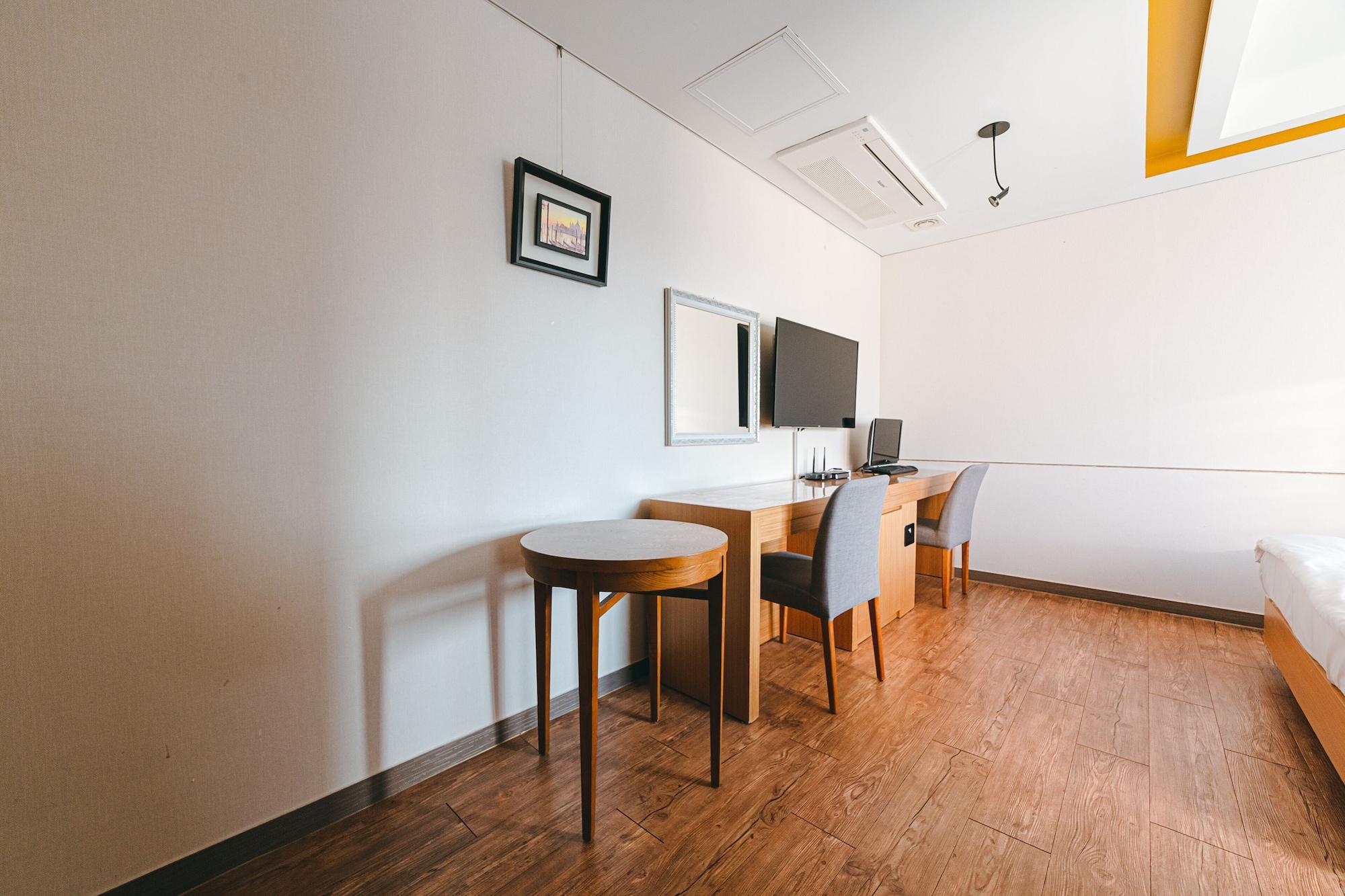 Gallery Tourist Hotel Tongyeong Eksteriør bilde
