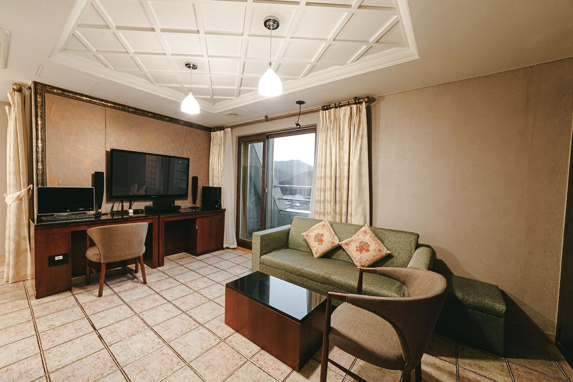 Gallery Tourist Hotel Tongyeong Eksteriør bilde