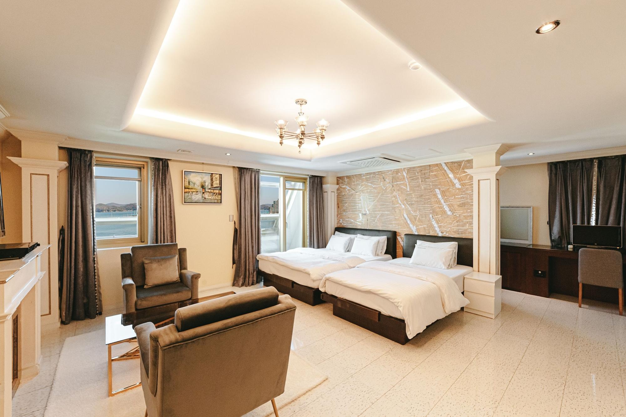 Gallery Tourist Hotel Tongyeong Eksteriør bilde