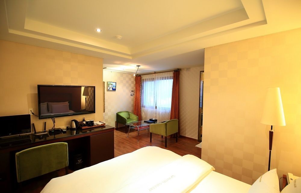 Gallery Tourist Hotel Tongyeong Eksteriør bilde