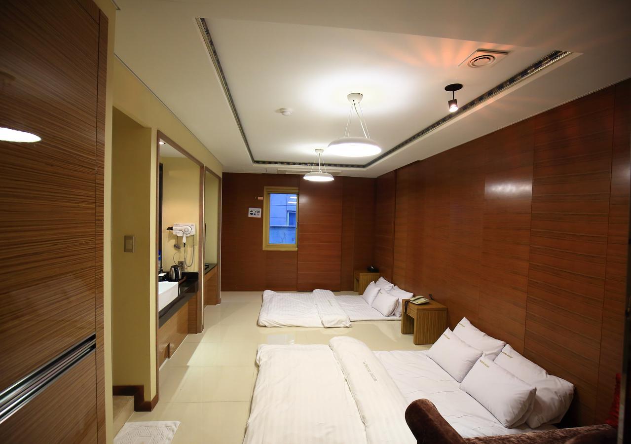 Gallery Tourist Hotel Tongyeong Eksteriør bilde